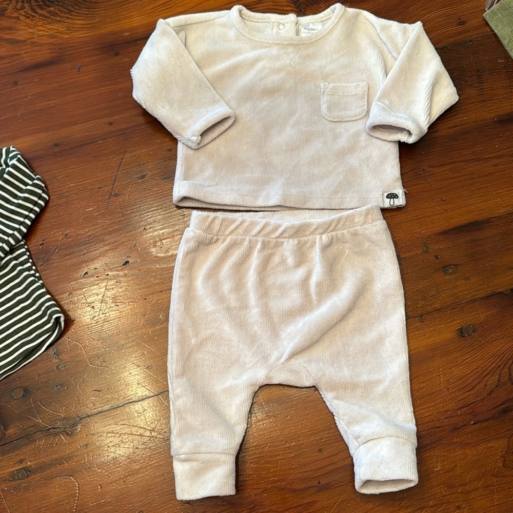 Modern moments matching beige baby set 0-3 months EUC